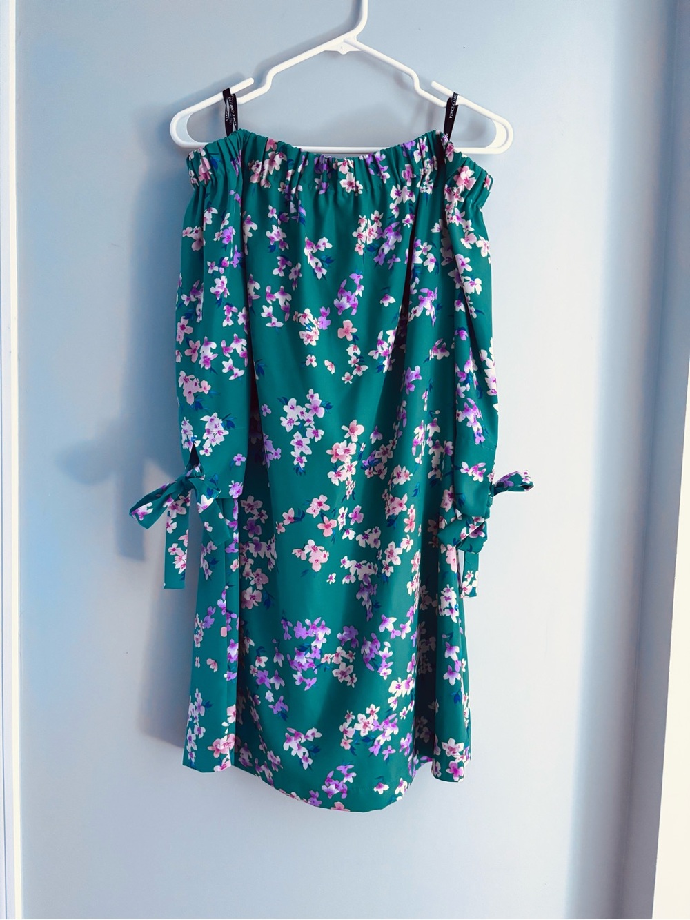 Vince Camuto Green Floral Off-Shoulder Dress